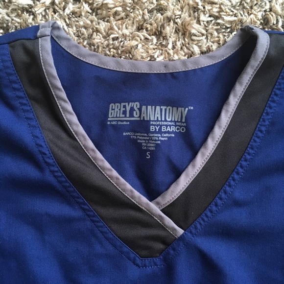 Grey’s Anatomy scrub top - Picture 4 of 4